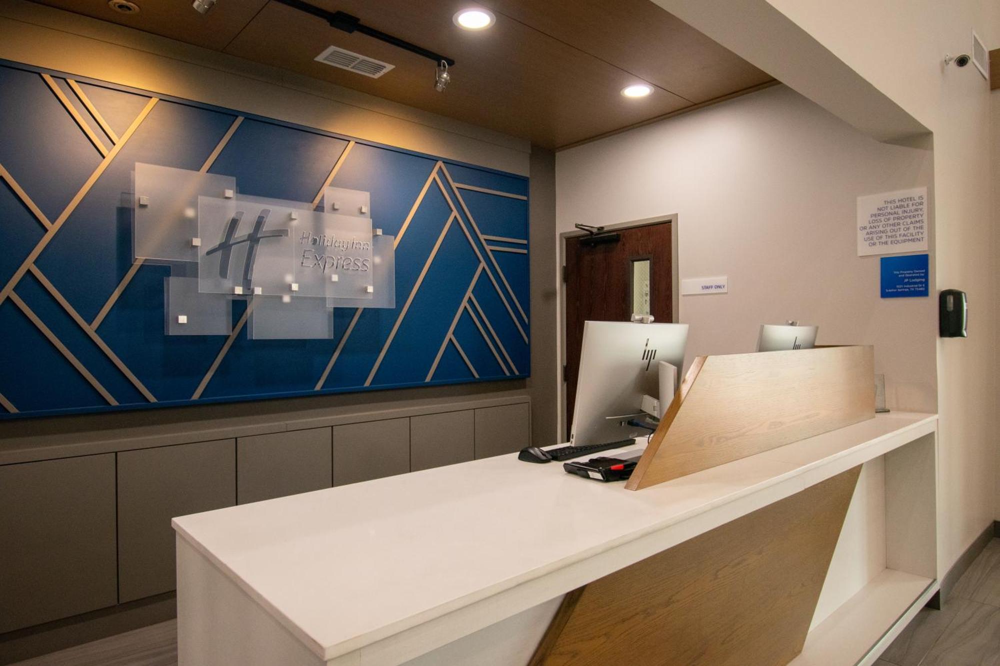 Holiday Inn Express & Suites Sulphur Springs By Ihg Exteriör bild